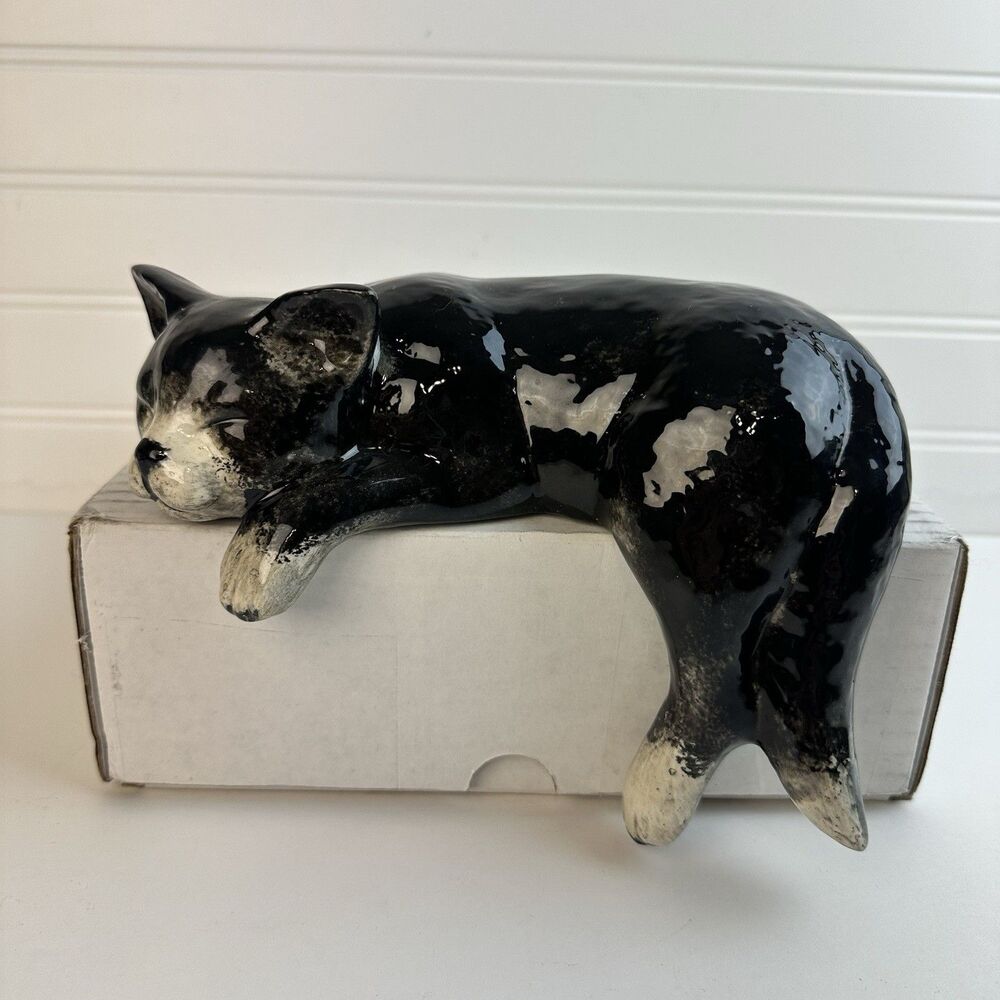 Vintage Ceramic Sleeping Black White Kitty Cat Shelf Sitter Figurine Handpainted